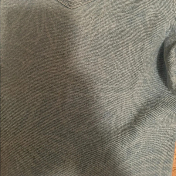 Kenzie Jeans Ultimate High Rise Skinny Jeans. Light wash with tropical pattern. - Picture 4 of 6